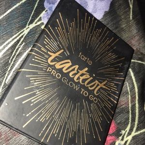 Tarte pro glow palette (vanilla bean scented)